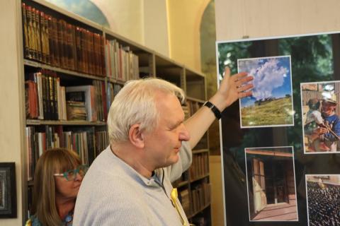 Vernisáž výstavy Tvoříme Jabok - emeritní ředitel Jaboku č. 5 hovoří o svých fotografiích ""